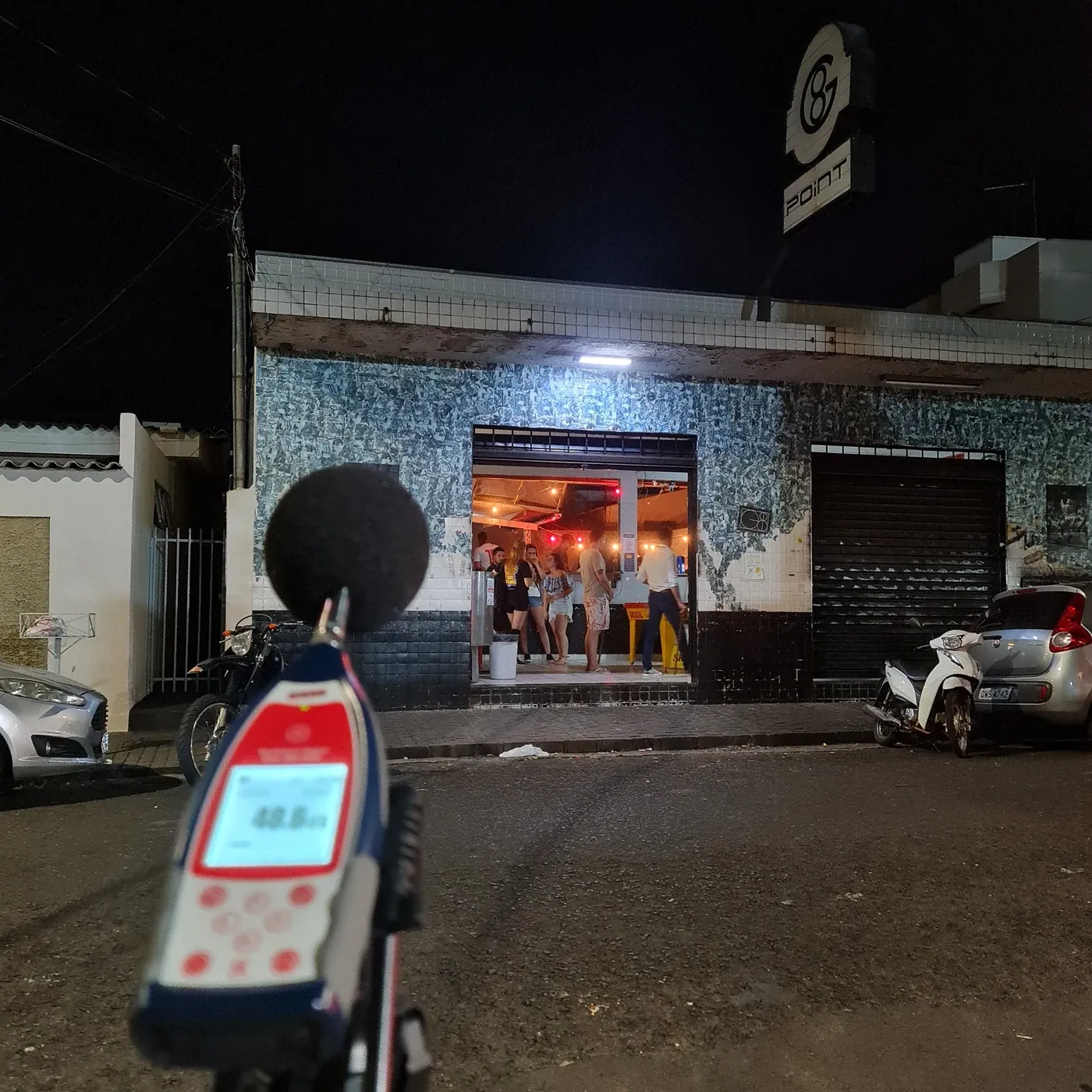 Bar: fachada e registros de medição