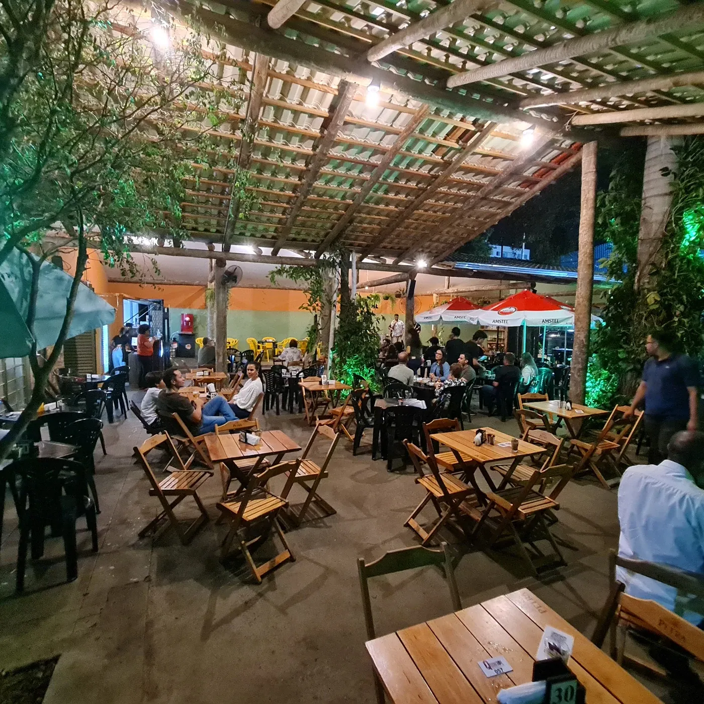 Bar com jardim: laudo acústico
