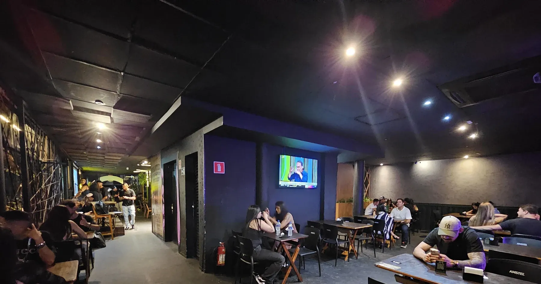 Bar: levantamento acústico de campo