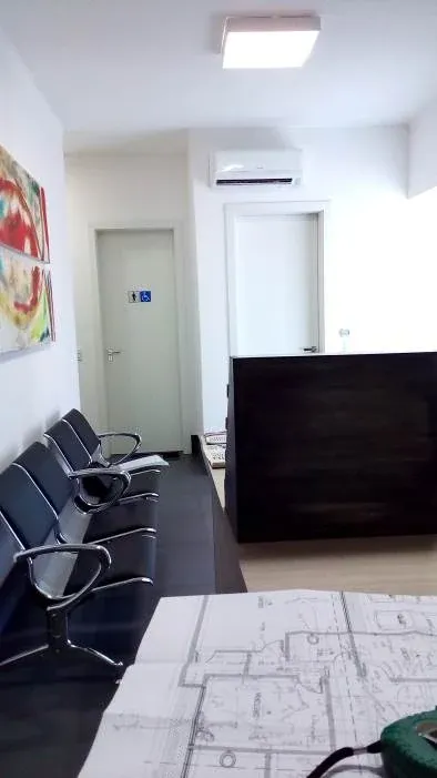 Área de circulação e espera registrada no acervo.