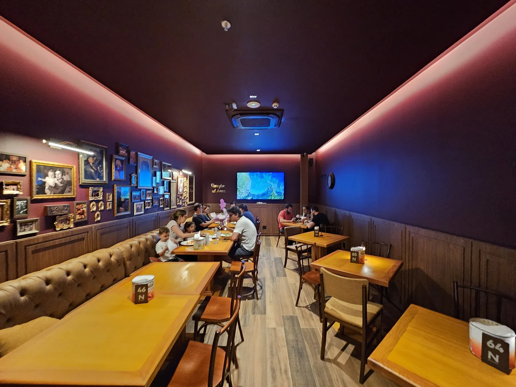 Restaurante: conversas, música e conforto acústico