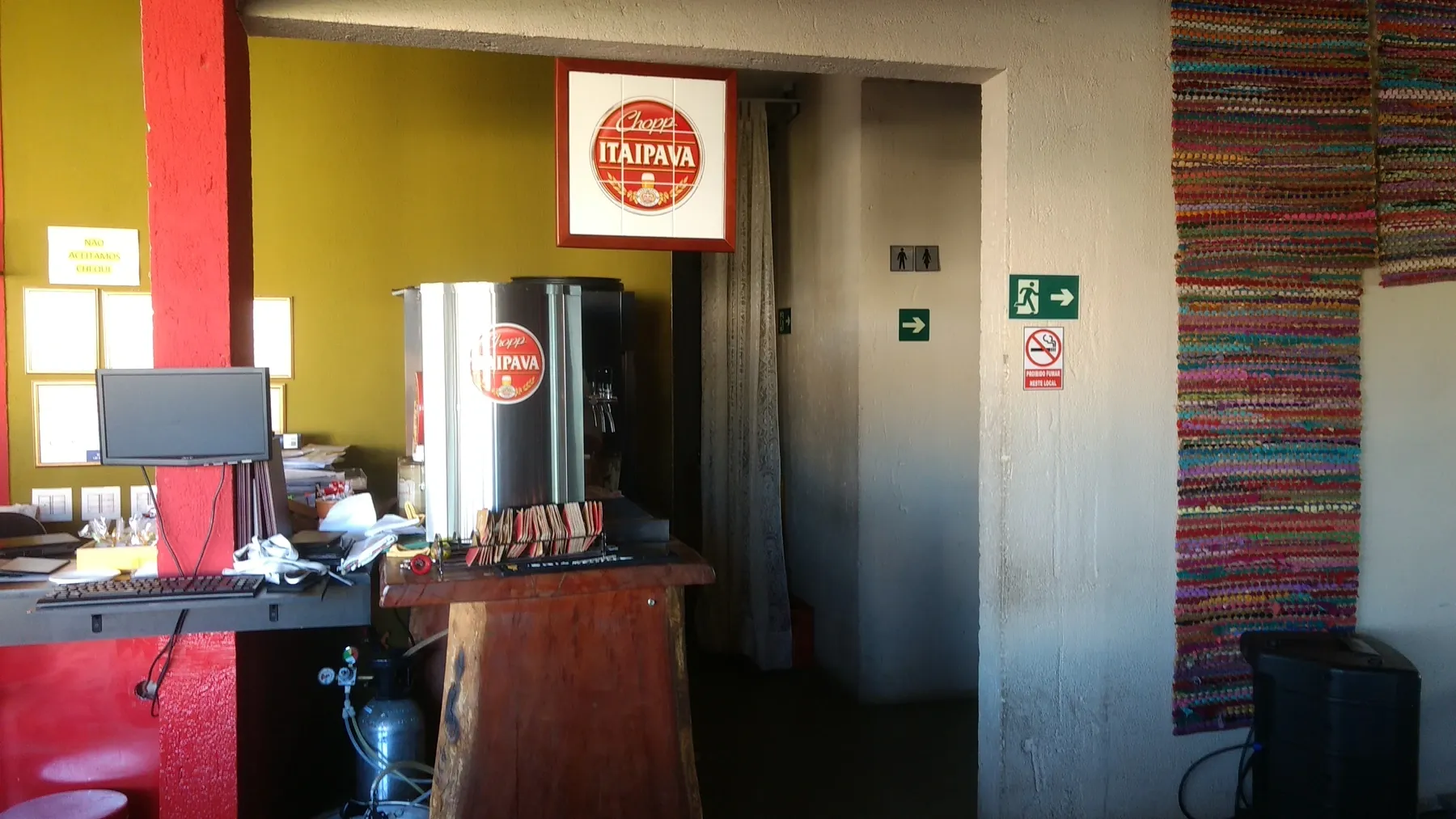 Outro ângulo do ambiente levantado para o estudo.